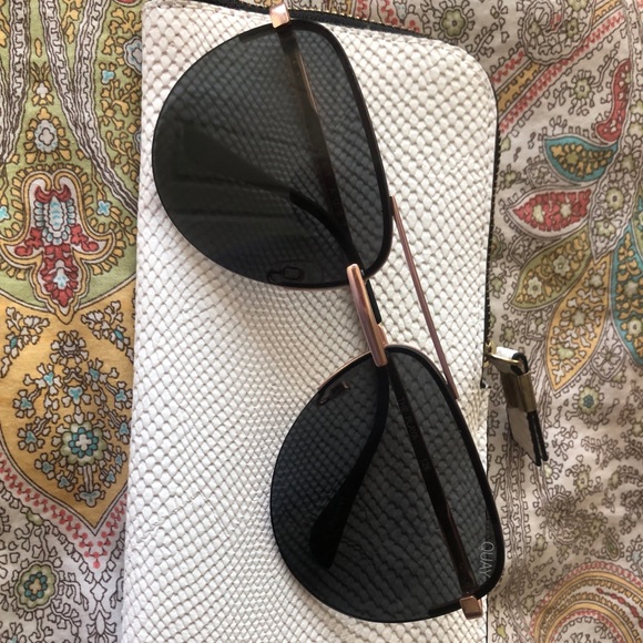 Quay Australia Accessories - Quay Australia Sunglasses with Quay case